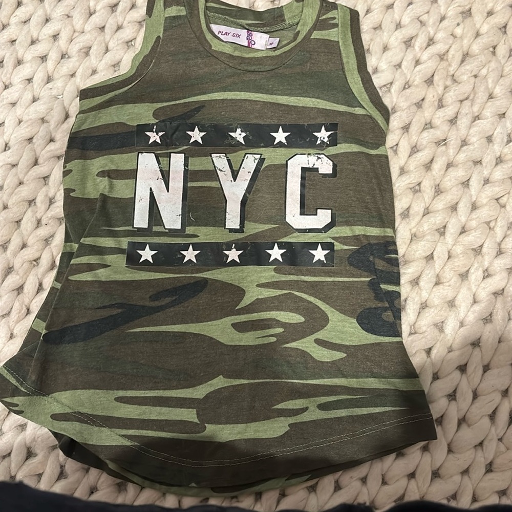 Play Six NYC camo tank